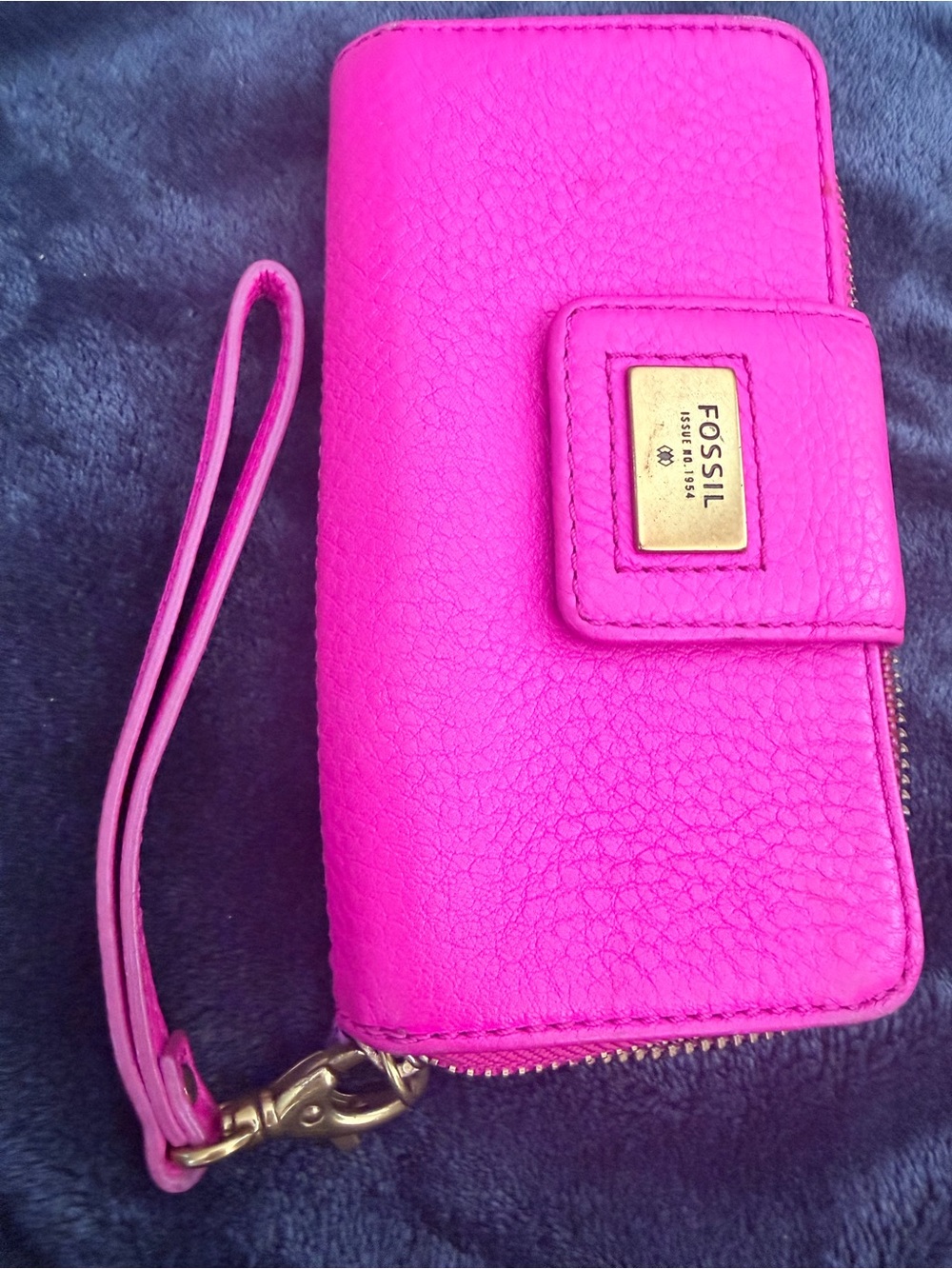 Fossil Hot Pink Wristlet  multi compartment Wallet with 10 card slots